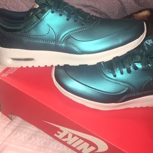 Nike air max Thea size 9 new